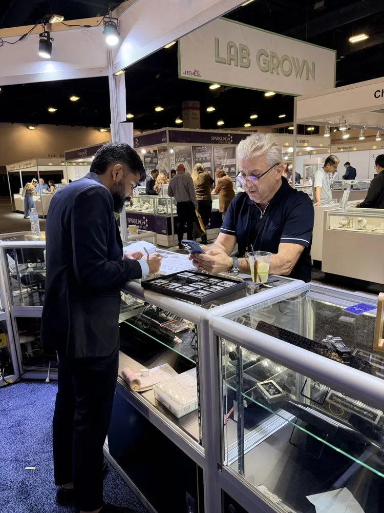 Guru Diam booth, JIS Miami