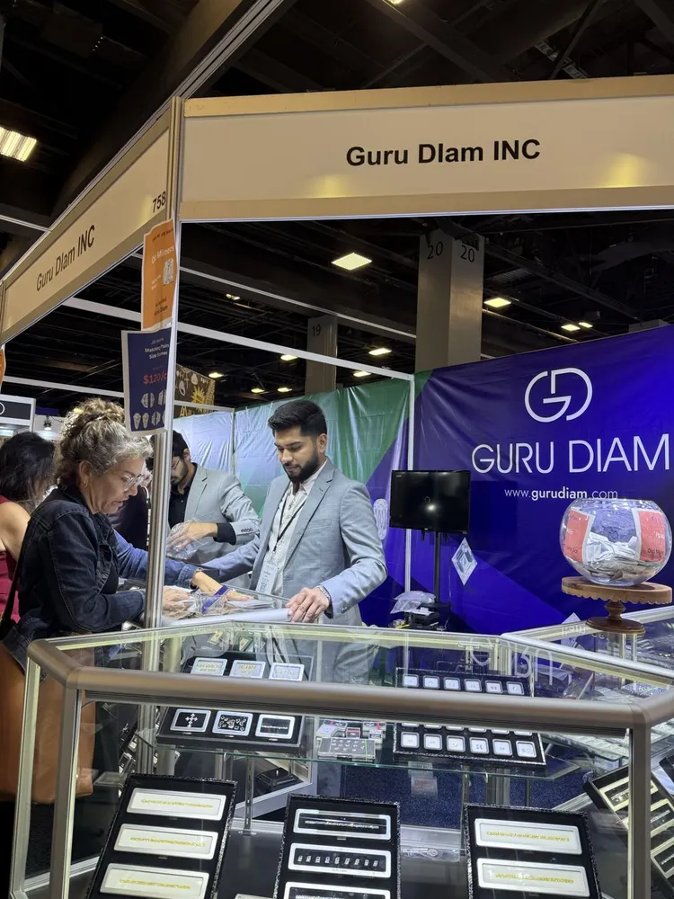 Guru Diam booth, JIS Miami, October 2025