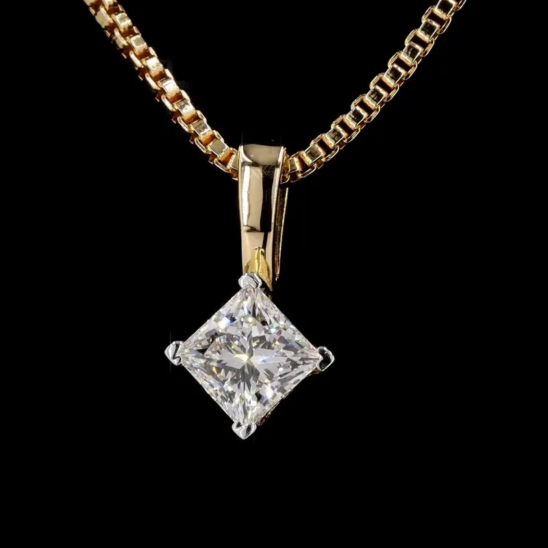 Wholesale solitaire pendants with diamonds
