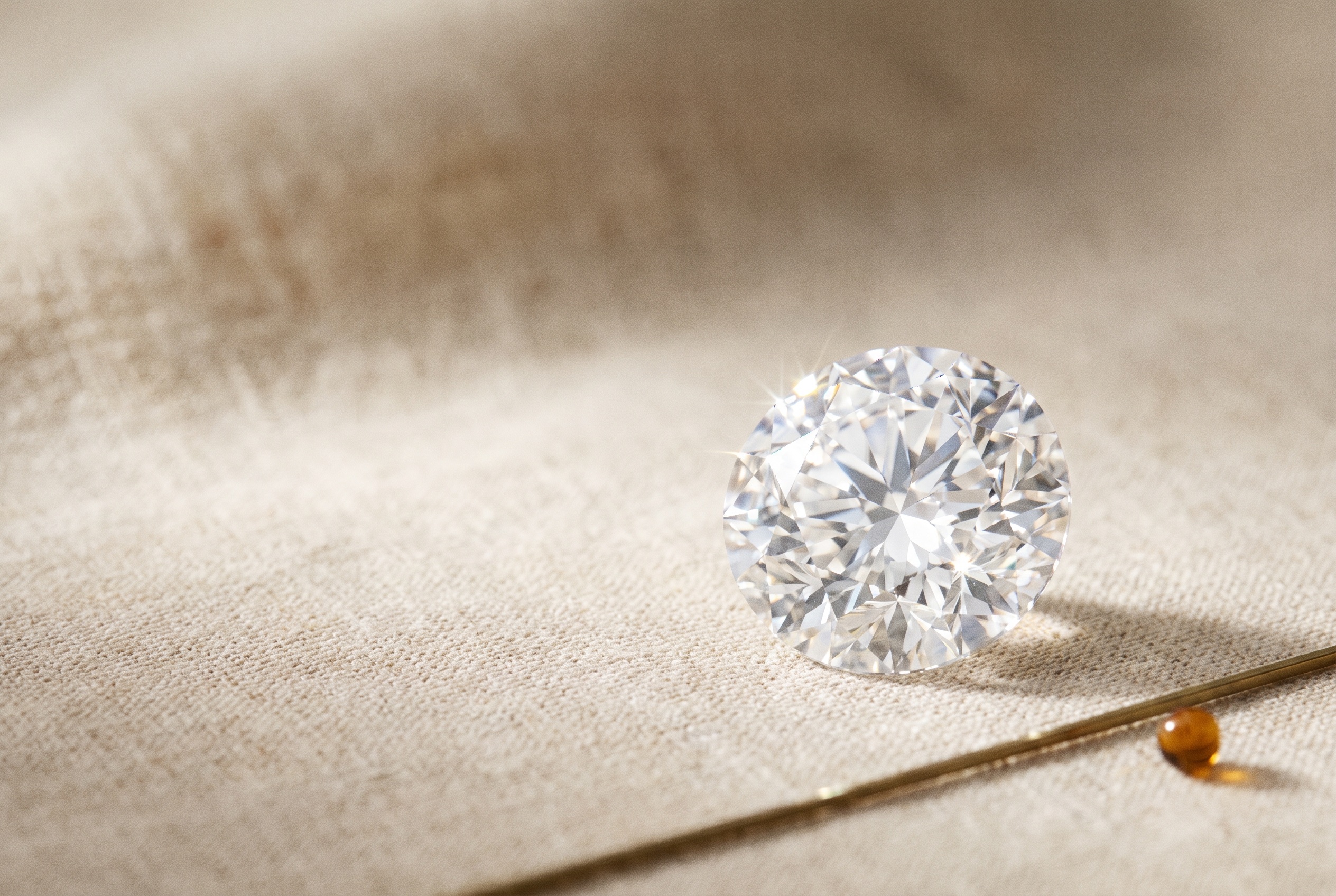 VVS1 Clarity Diamond: What It Means and Who Needs It