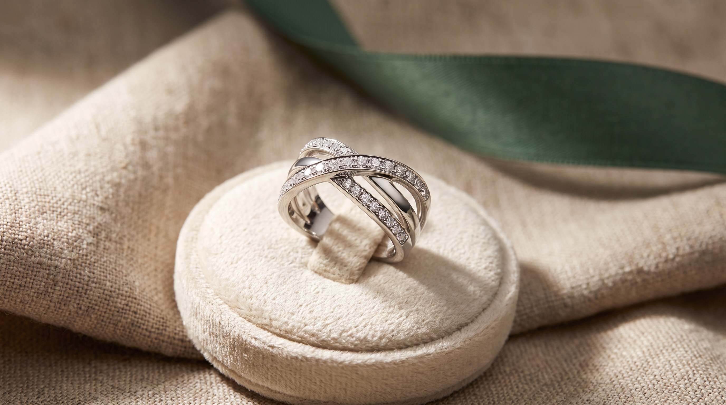 Diamond Crossover Rings: Sourcing Guide