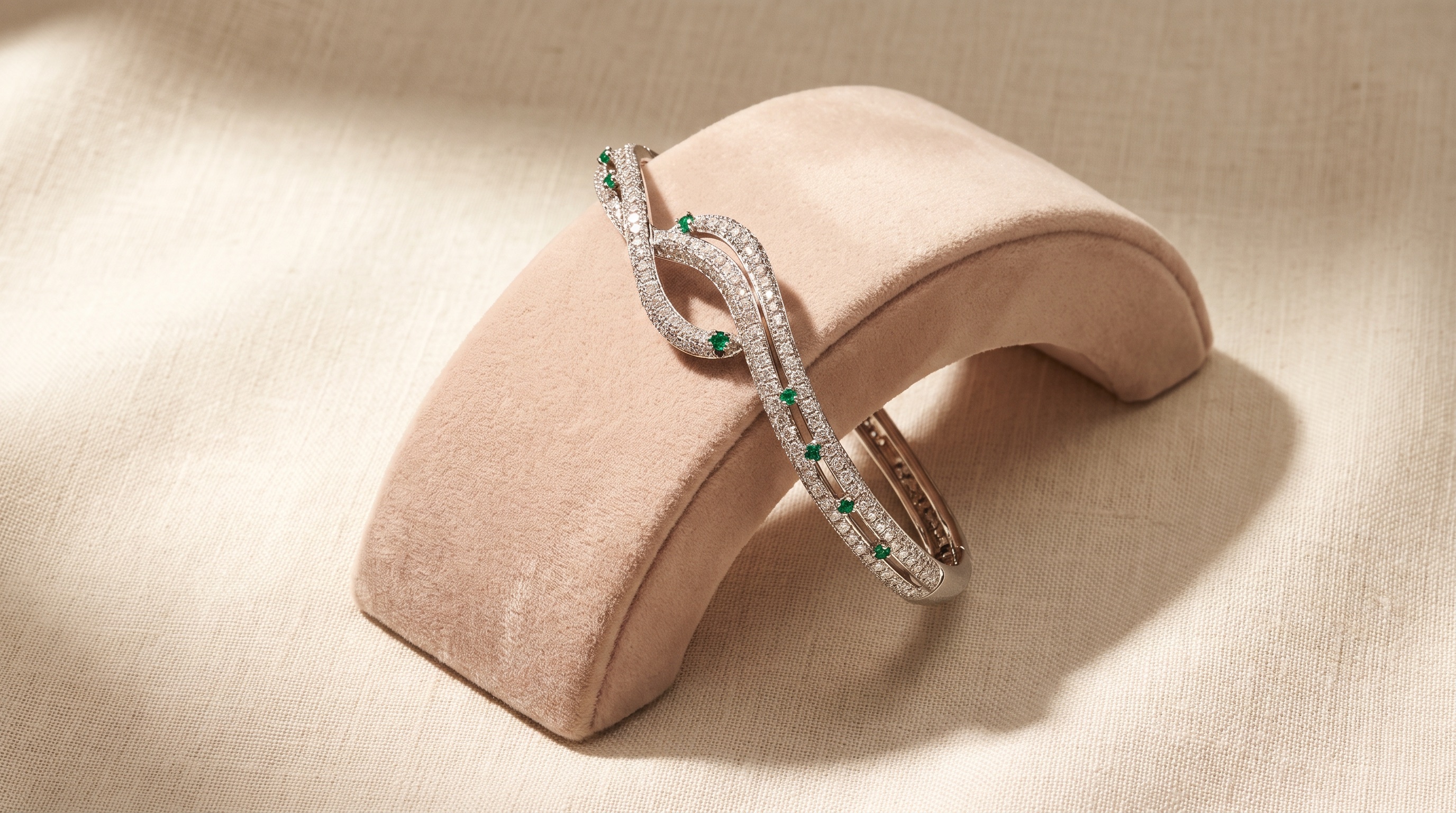 Diamond Cuff Bracelets: Sourcing Guide
