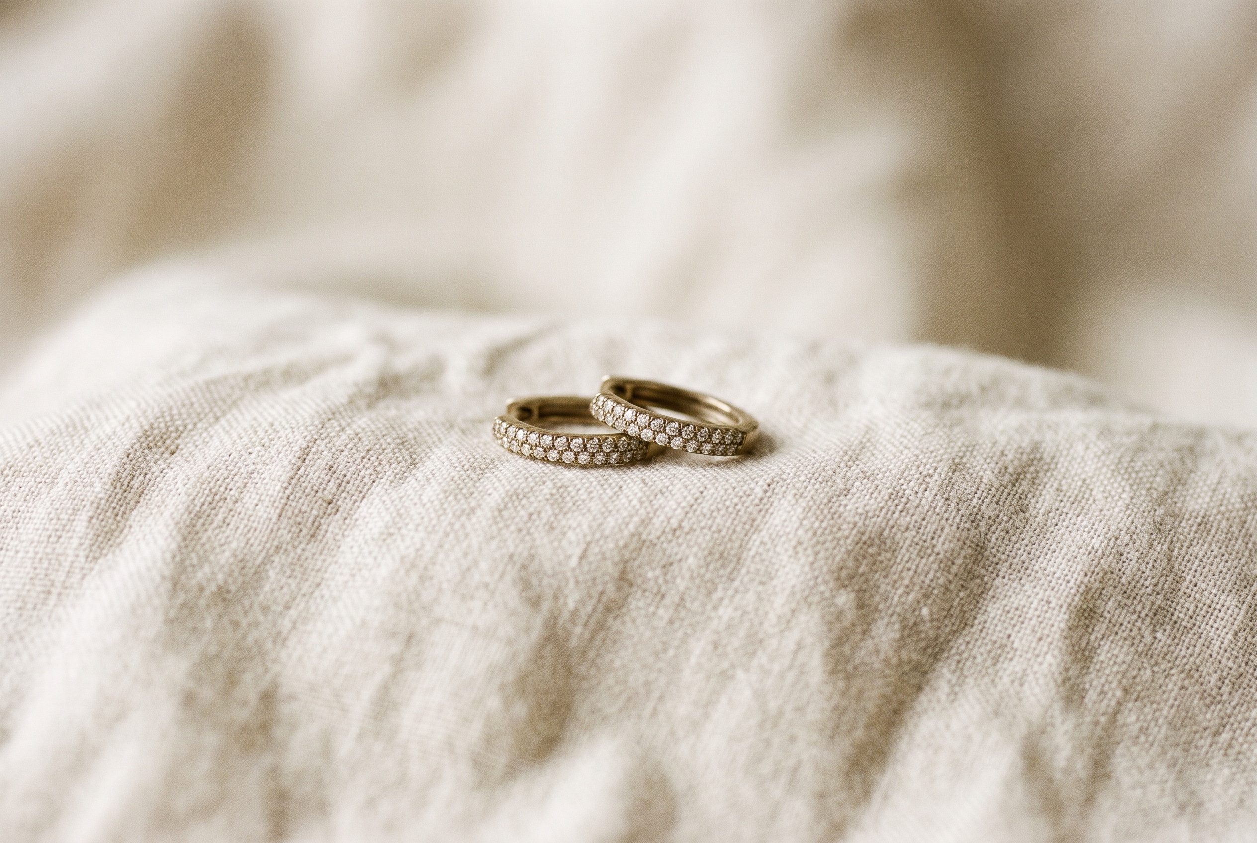 Diamond Huggie Earrings: Sourcing Guide