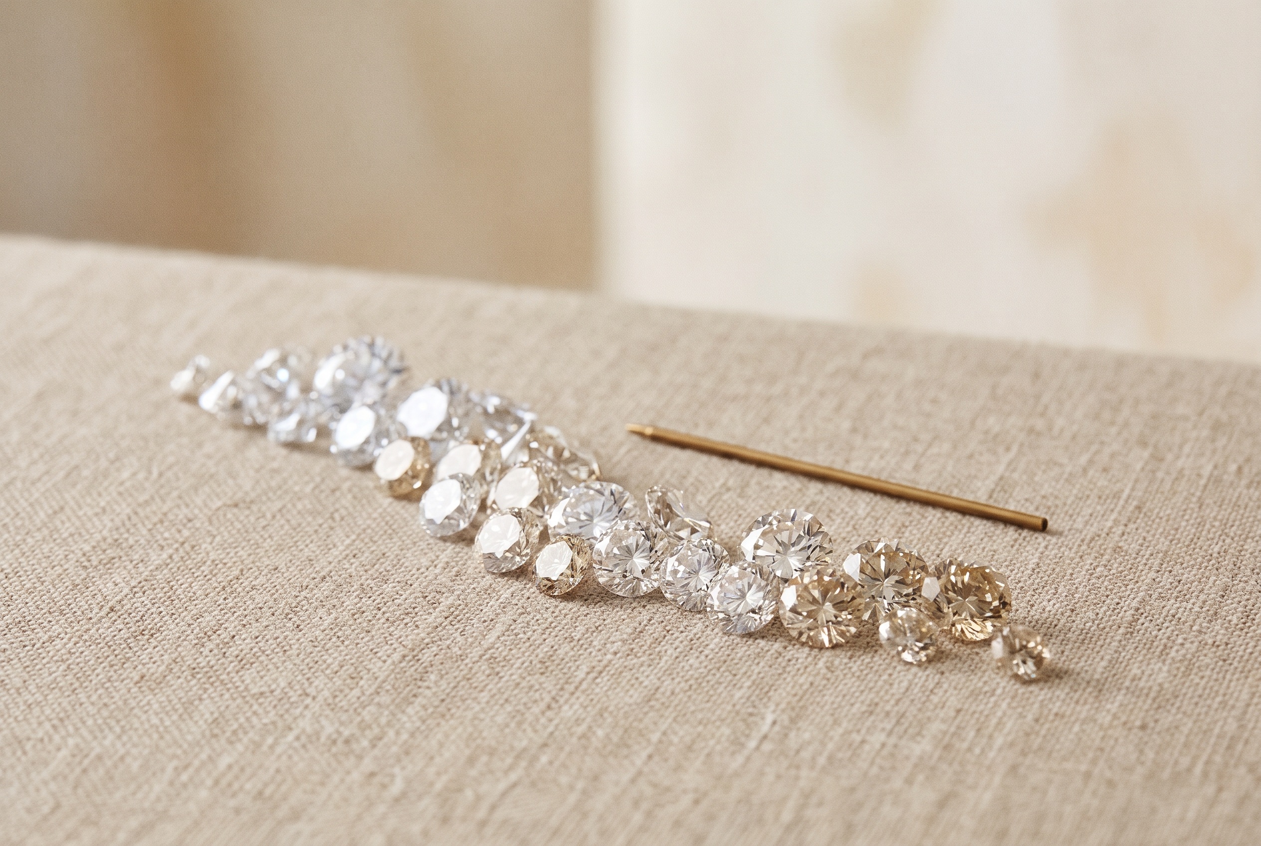 How to Read a Diamond Color Chart