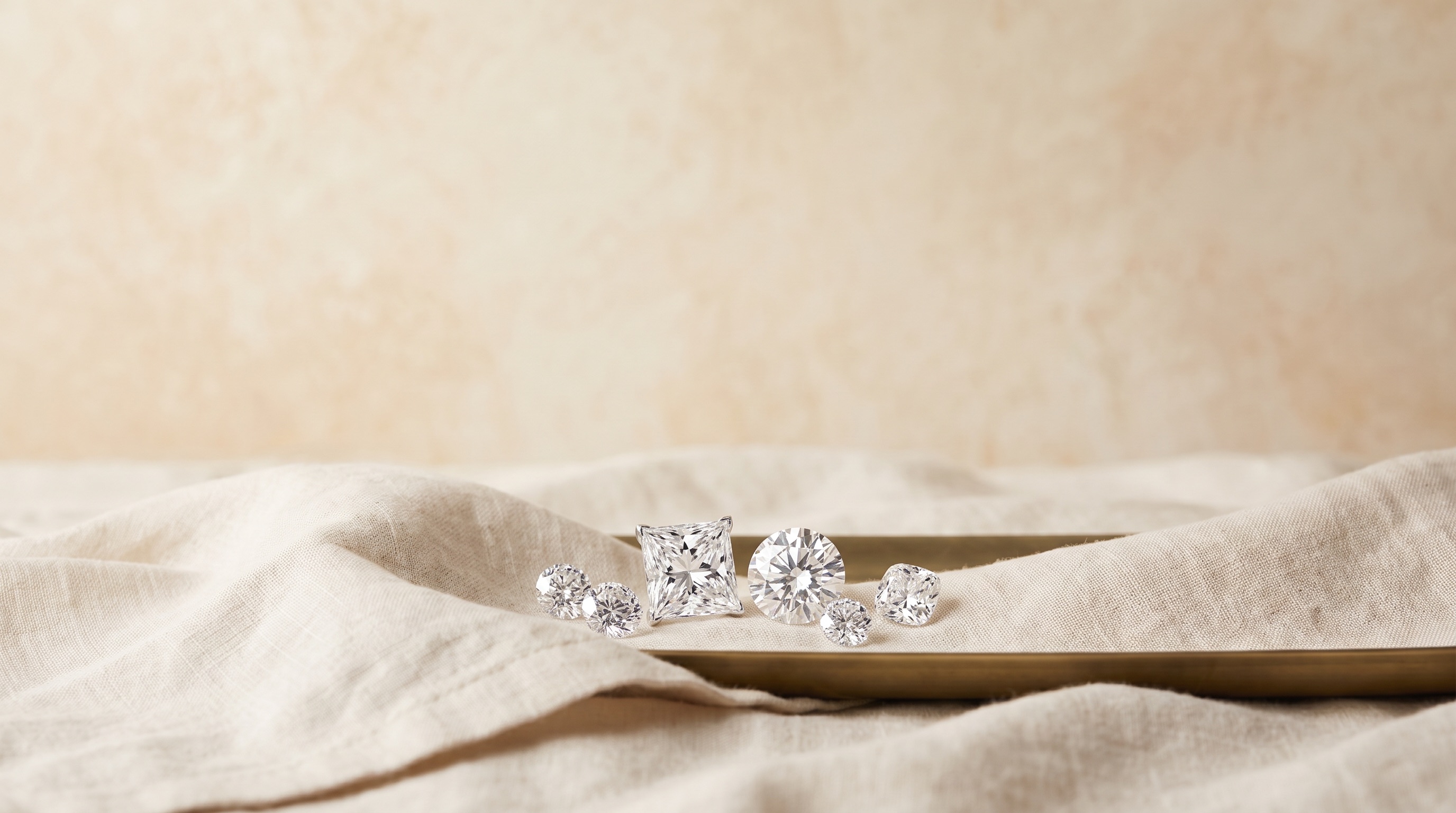 Princess Cut vs. Round Cut Diamond Guide