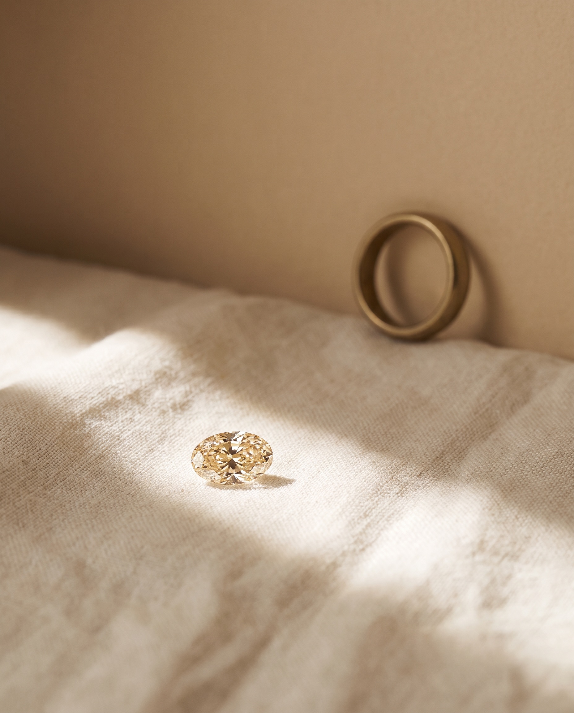Natural Oval Diamond: Buying Guide