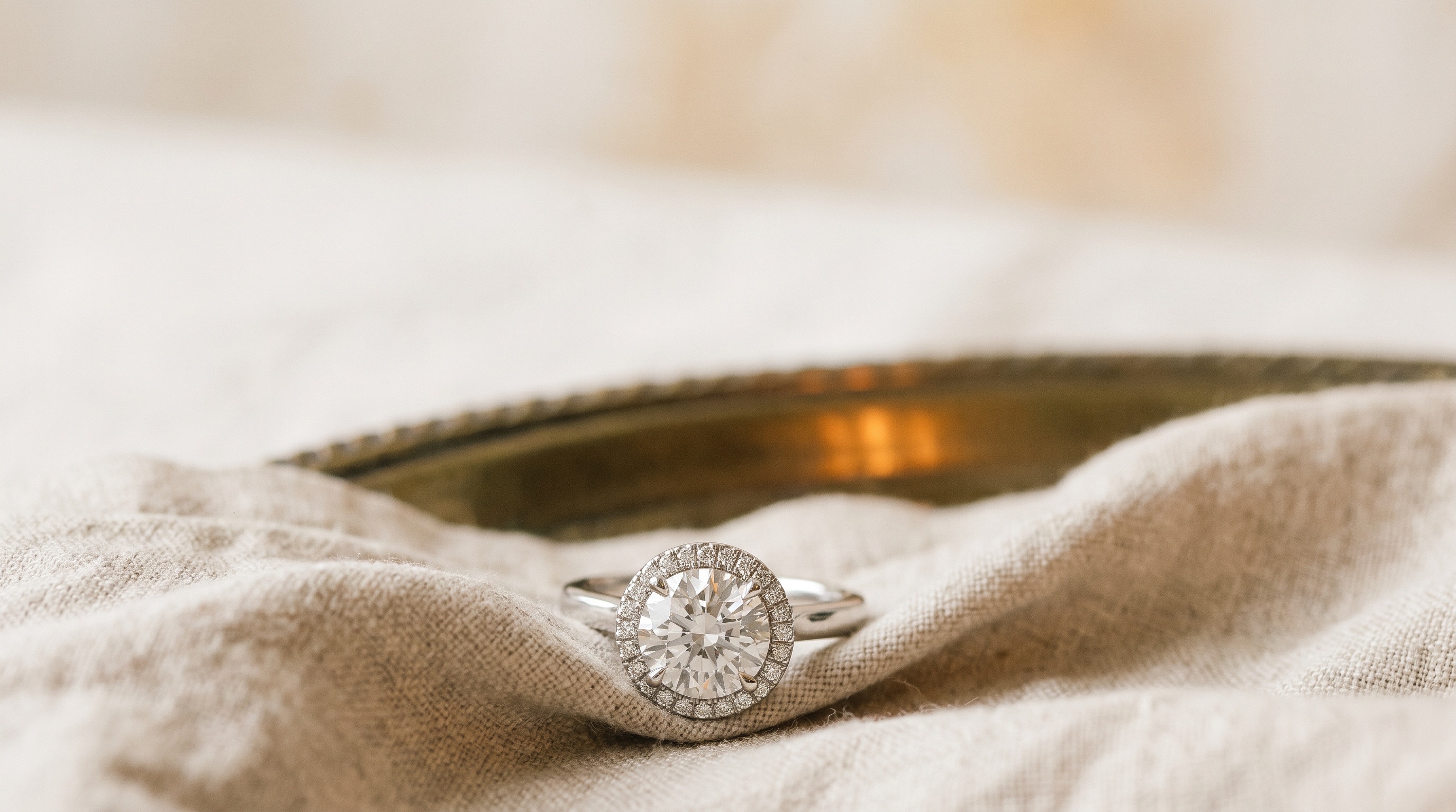 What Is a Halo Setting?