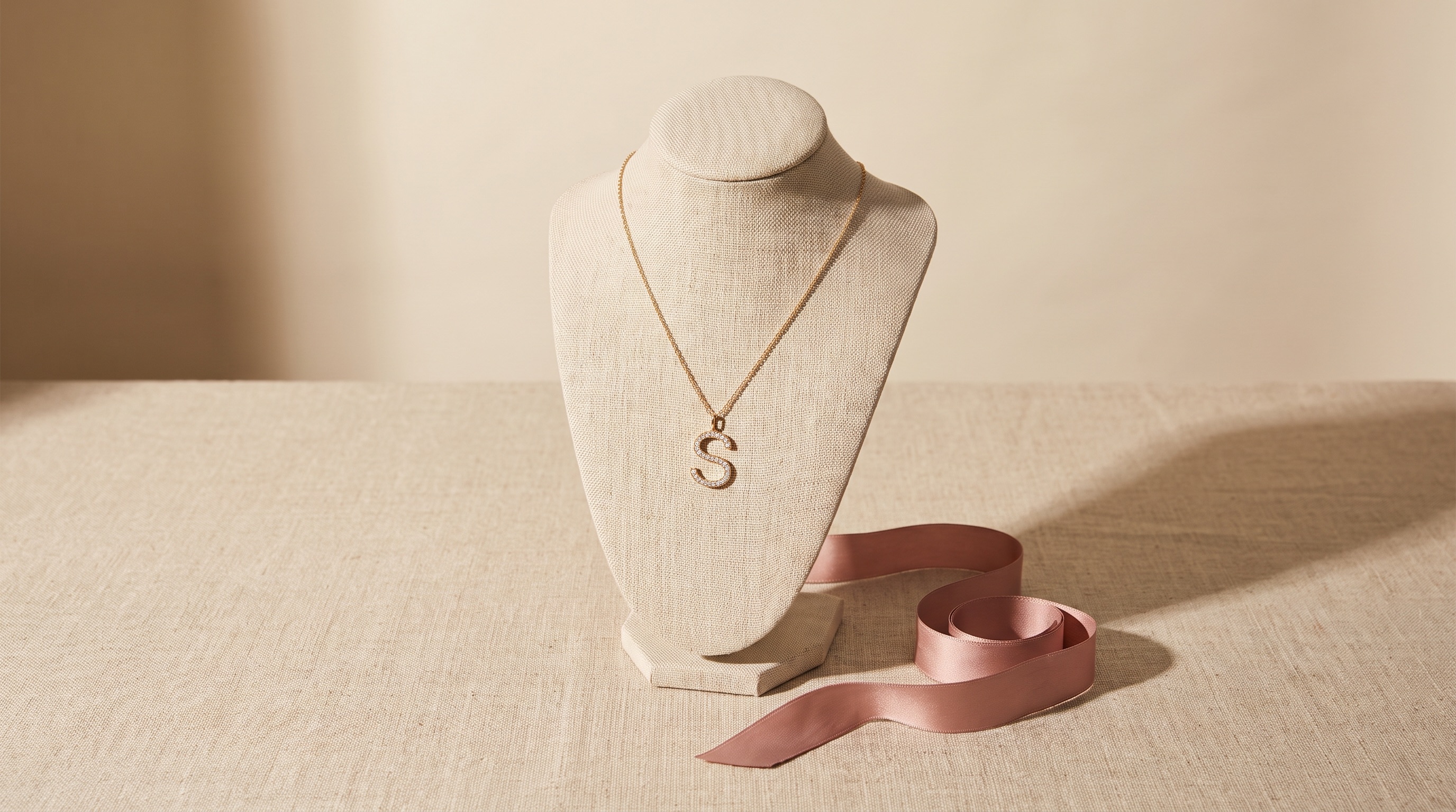 Diamond Letter Necklaces: Sourcing Guide
