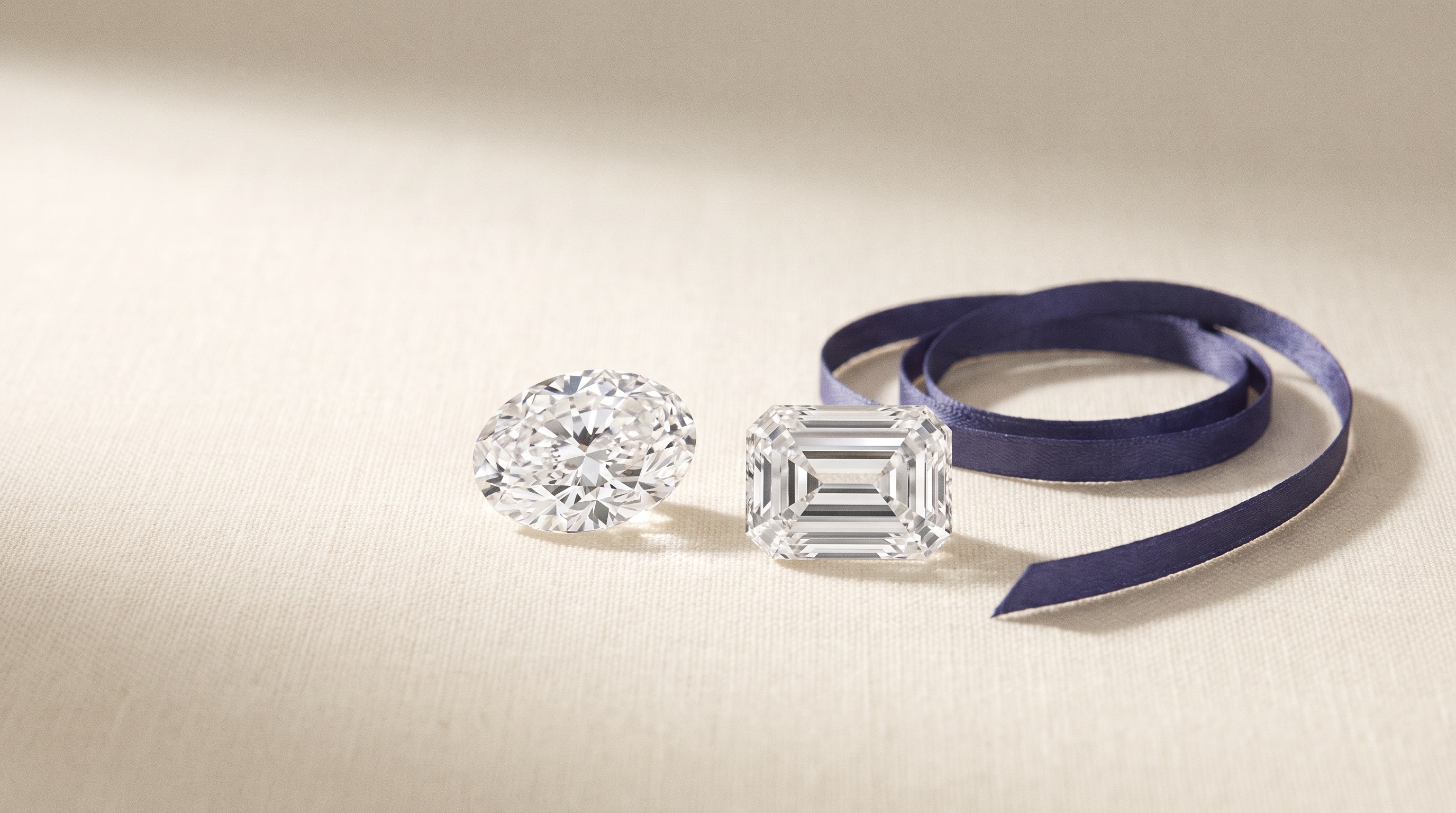 Oval vs. Emerald Cut Diamond: Full Comparison